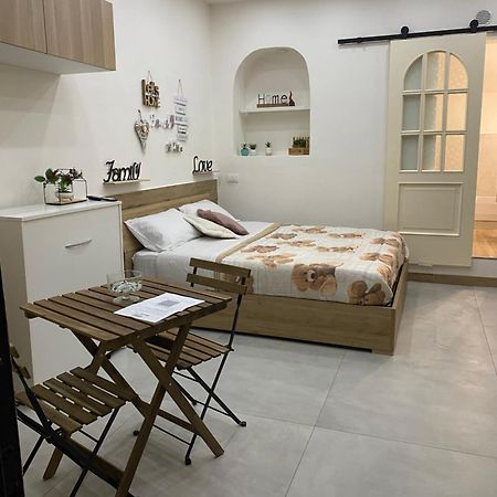 La Mea Partenope Napels Buitenkant foto