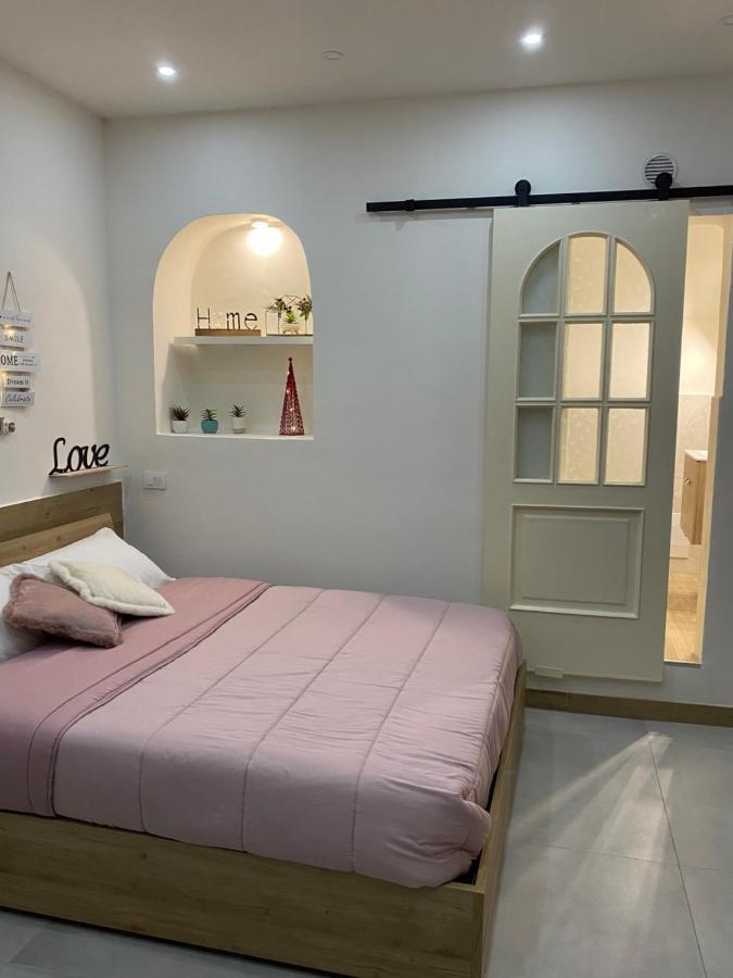 La Mea Partenope Napels Buitenkant foto